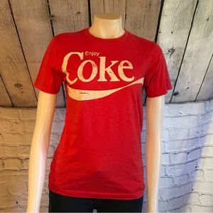 Unisex Coca-Cola T-shirt 50/50 blend like new size S